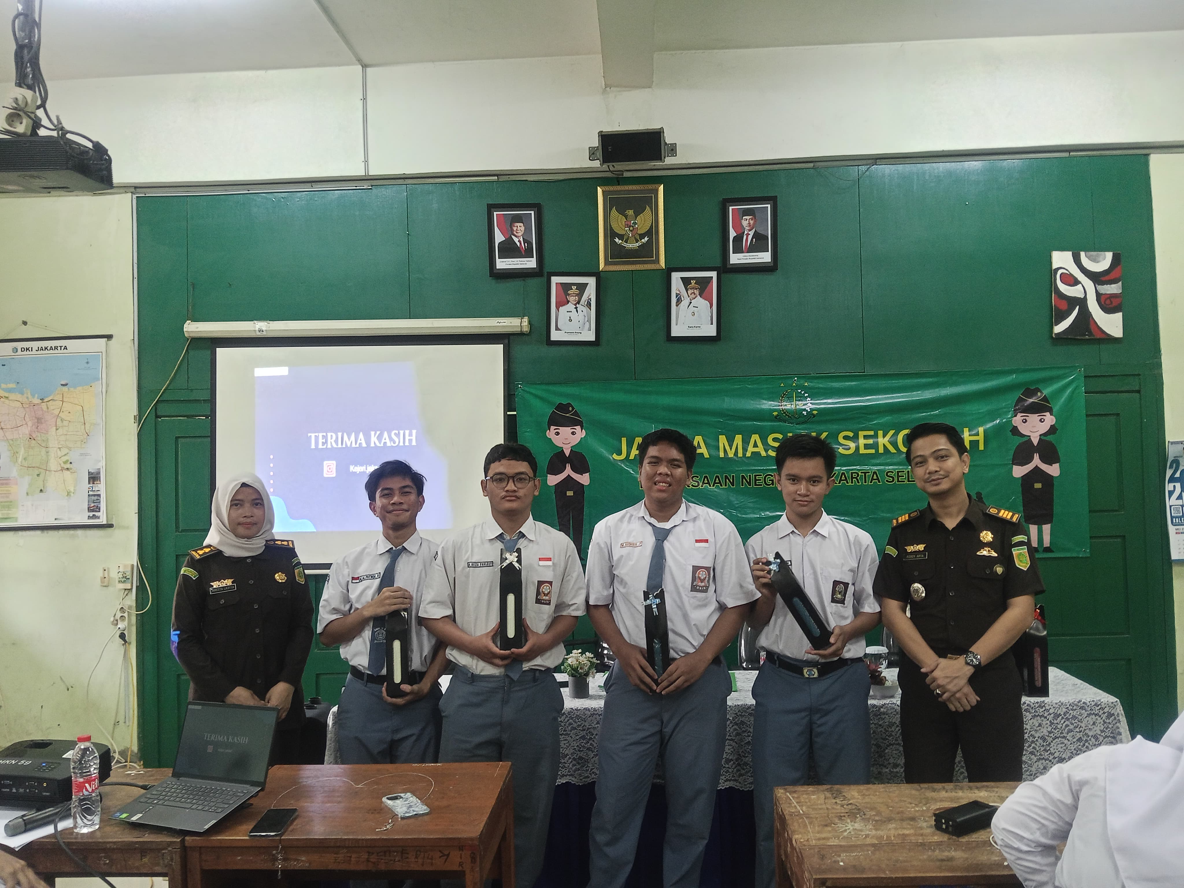 Gedung Sekolah SDN 1 KARANG TENGAH